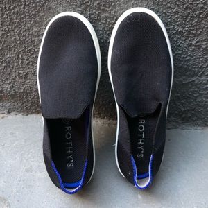 Great condition black Rothy’s The Sneaker!